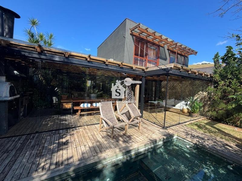 Comprar Casa em Pedro do Rio, Petrópolis/RJ - Simone de Oliveira Imóveis