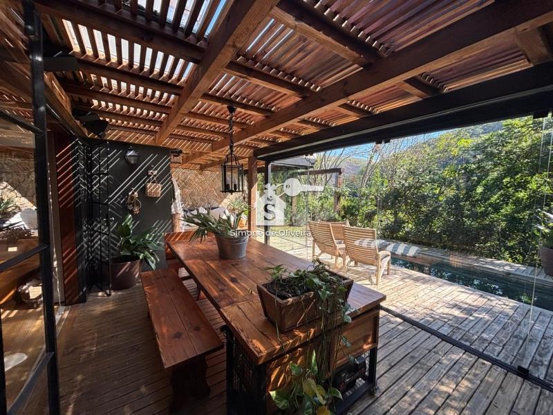 Comprar Casa em Pedro do Rio, Petrópolis/RJ - Simone de Oliveira Imóveis