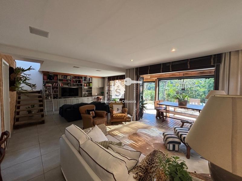 Comprar Casa em Pedro do Rio, Petrópolis/RJ - Simone de Oliveira Imóveis