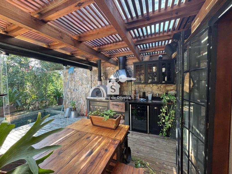 Comprar Casa em Pedro do Rio, Petrópolis/RJ - Simone de Oliveira Imóveis