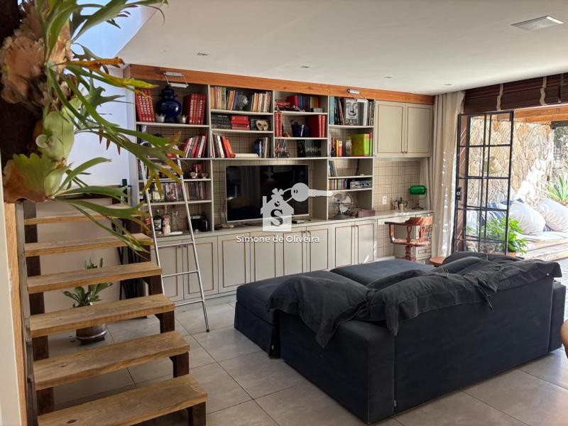 Comprar Casa em Pedro do Rio, Petrópolis/RJ - Simone de Oliveira Imóveis