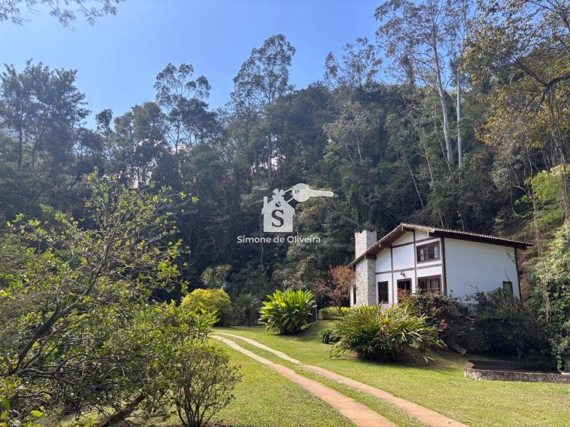 Comprar Fazenda / Sítio em Araras, Petrópolis/RJ - Simone de Oliveira Imóveis