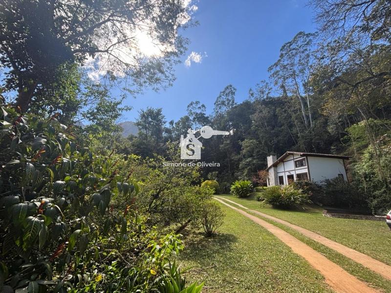 Comprar Fazenda / Sítio em Araras, Petrópolis/RJ - Simone de Oliveira Imóveis
