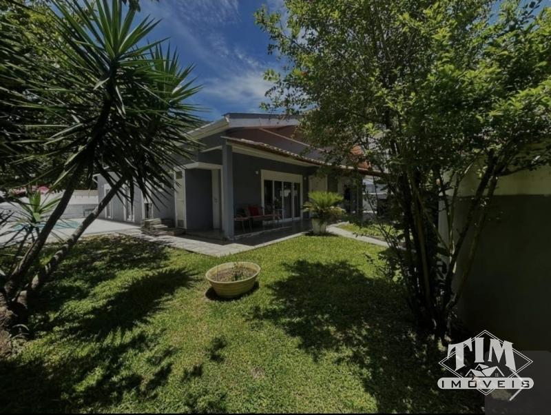 Casa à venda em Mosela, Petrópolis - RJ