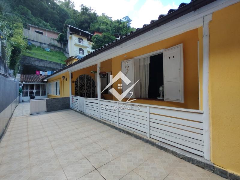 Casa em Nogueira - Petrópolis/RJ  - 3 Dormitorios