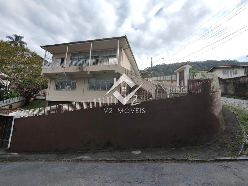 Casa em Mosela - Petrópolis/RJ  - 3 Dormitorios