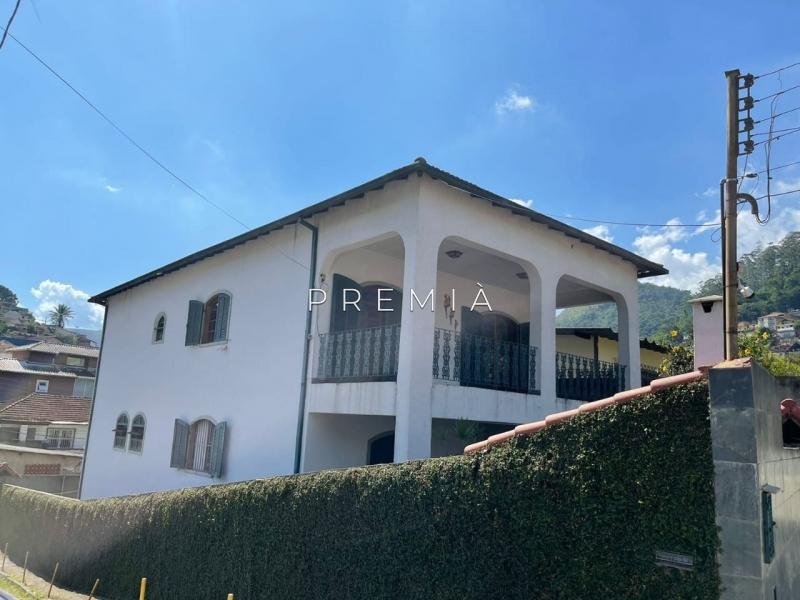 Casa à venda em Cascatinha, Petrópolis - RJ