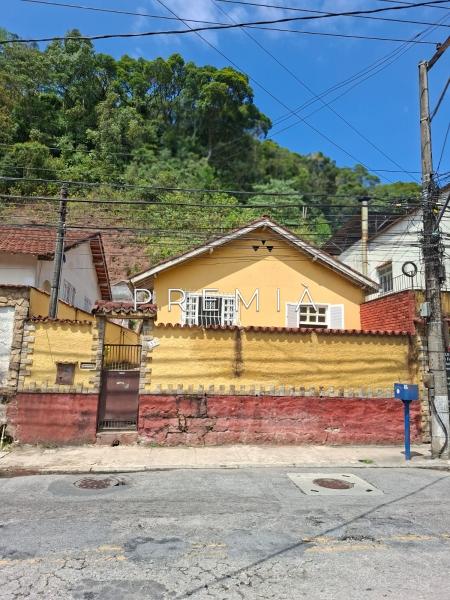 Casa à venda em Castelânea, Petrópolis - RJ