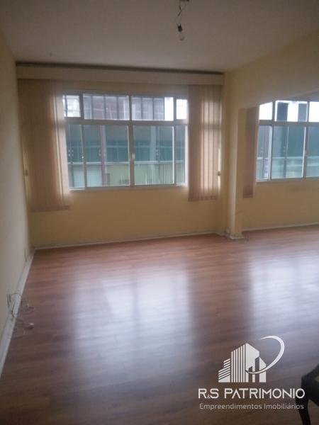 Apartamento em Petrópolis Centro