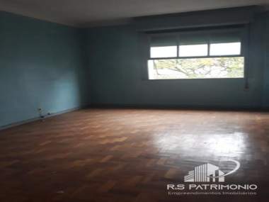 Comprar Apartamento em Petrópolis Centro